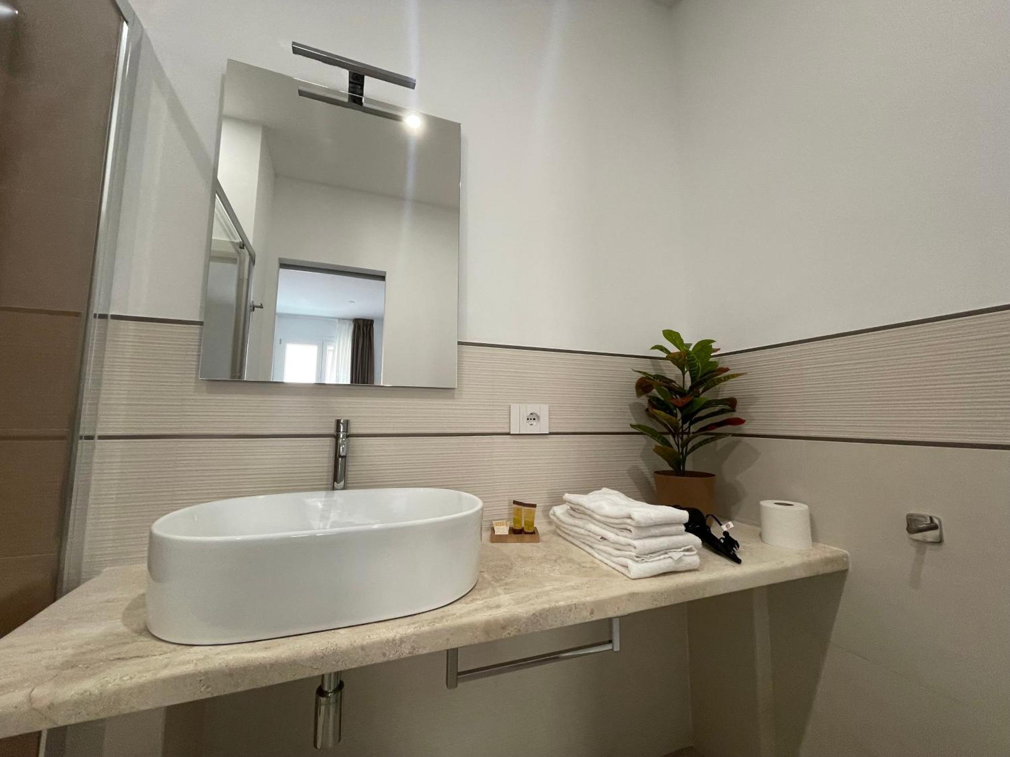 Bullerjanos Hotel Olbia Bagian luar foto